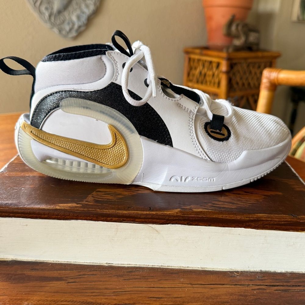 NIKE KIDS AIR ZOOM CROSSOVER 2 BASKETBALL SHOES White Black Gold 4.5 Y - Picture 3 of 14